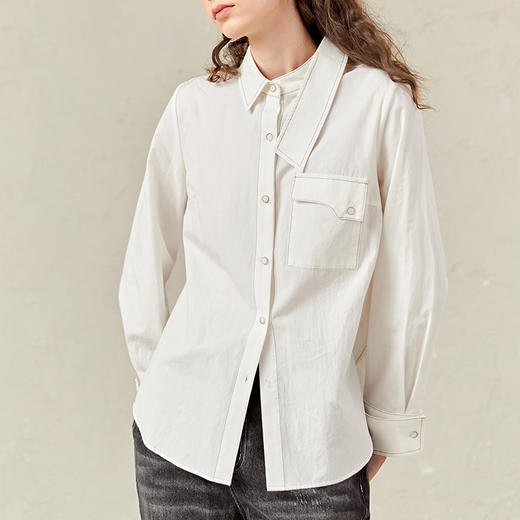 Famecoco范可儿时尚个性衬衫女白色不规则翻领衬衣F221BA023 商品图0