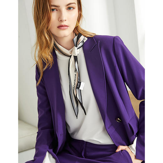 EITIE爱特爱品牌女装秋款时尚通勤职业干练收腰A摆双排扣风衣外套 商品图12