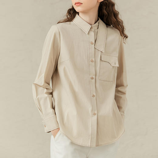 Famecoco范可儿时尚个性衬衫女白色不规则翻领衬衣F221BA023 商品图2