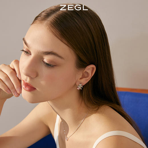 ZEGL设计师小熊花朵耳钉女小众设计感高级耳环925银针不对称耳饰 商品图2