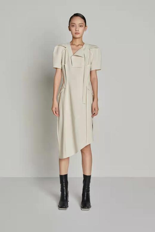 结构外露短袖连衣裙 商品图1