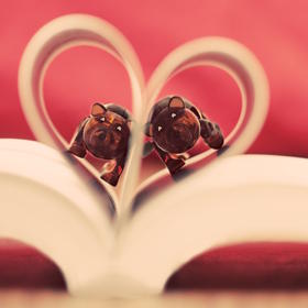 爱情，使人幸福又无奈