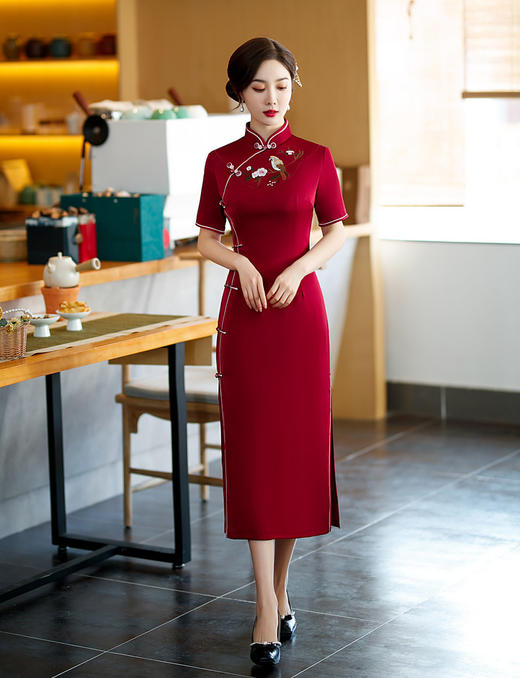 高端气质，仿醋酸长款八扣走秀绣花立领旗袍YMT-602 商品图0