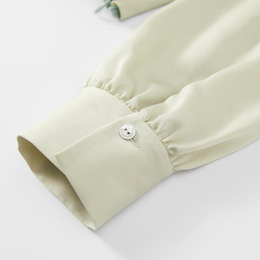 VIMAGE纬漫纪新款设计感小众修身短款小上衣女VC2113218 商品图8