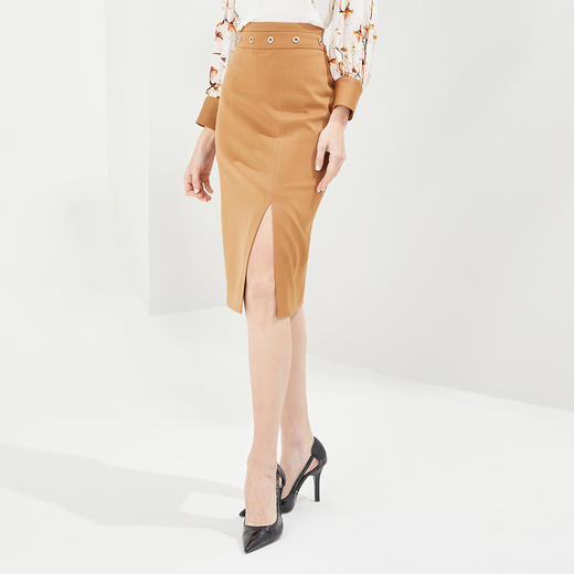 QE50A斯尔丽2022年春季舒适通勤金属圆孔开衩气质高腰五分半裙包臀裙 商品图2