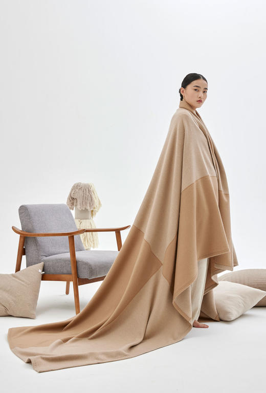 双色拼接宽幅羊绒毯 SJF93P722N 商品图0