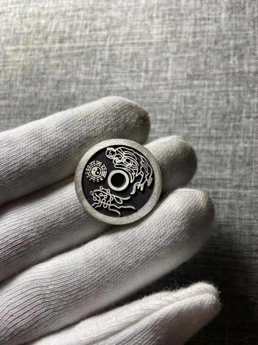 矩德泉坊 纯银手作 山鬼背太上老君 吉祥钱 （2.5厘米） 商品图3