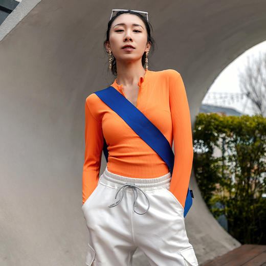 「肌理」肌理拉链短款运动上衣 商品图1