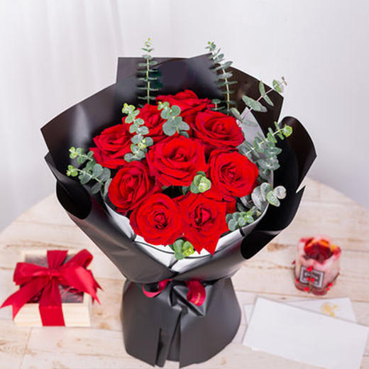 9朵玫瑰简单小花束送女朋友爱人生日表白女神节情人节礼物送花
