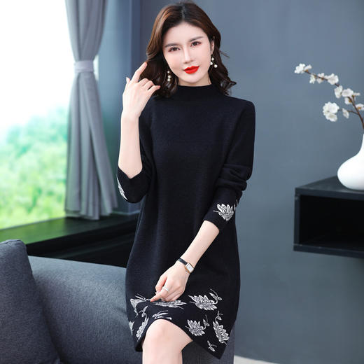 YF-FZ-7226 妈妈毛衣连衣裙中年女秋冬中长款打底衫中老年气质外穿提花裙子 商品图1