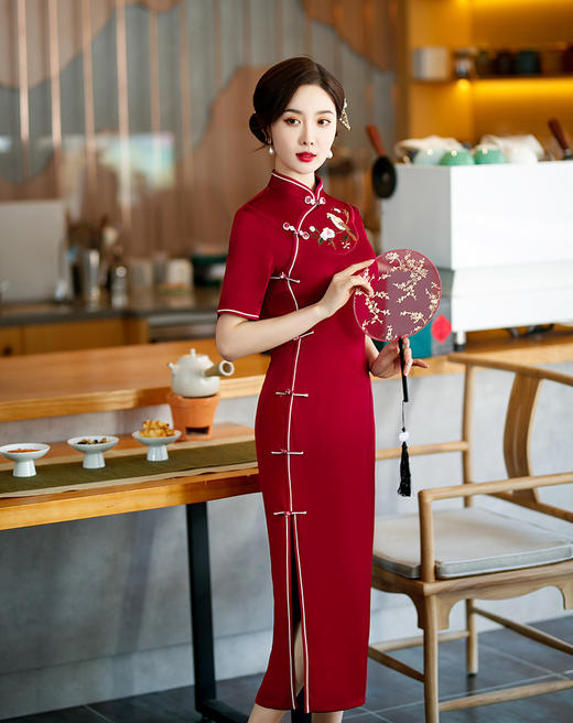 气质仿醋酸长款八扣走秀绣花立领旗袍YMT-602 商品图3