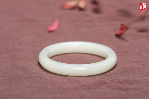 [ 素锦 ]  和田玉羊脂白玉手镯 | 状如凝脂，温润有方，细腻光洁 商品图3