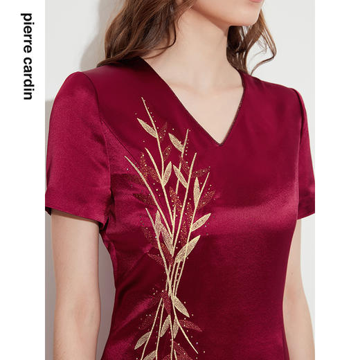 皮尔卡丹女装夏季新款酒红色短袖连衣裙婚庆装P1202D1041D0
 商品图3