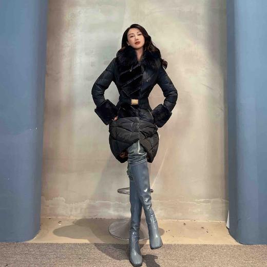 6170200羽绒服颈袖添香 商品图2