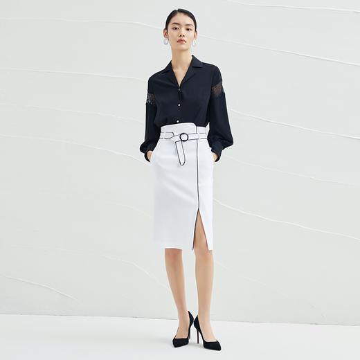 EITIE爱特爱春新款宽松直筒蕾丝拼接泡泡袖时尚显瘦黑色衬衫A2209911 商品图1