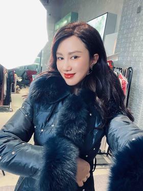 5170199 羽绒服颈袖添香