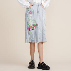 MIIDII谜底2022春款磨烂毛边合体刺绣天丝棉牛仔半身裙221MB0031