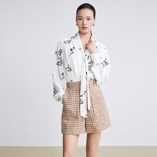 LILY2022春新款女装设计感趣味印花优雅飘带V领衬衫122120C8214 商品图1