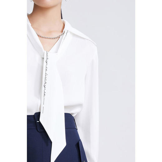 LILY2022春新款女装复古洋气翻领宽松垂顺醋酸衬衫女122130C8212 商品图3