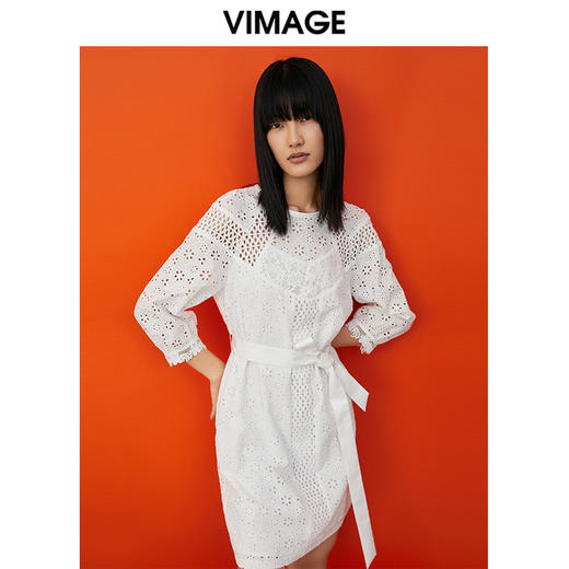 VIMAGE/纬漫纪春季新款洋气镂空显瘦收腰性感连衣裙女裙V1707313 商品图2