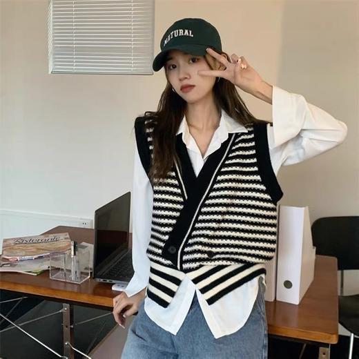 岚可可条纹撞色爆款针织马甲 商品图0