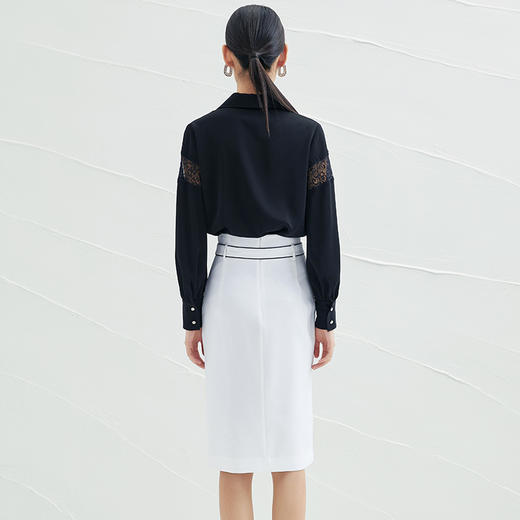 EITIE爱特爱春新款宽松直筒蕾丝拼接泡泡袖时尚显瘦黑色衬衫A2209911 商品图3