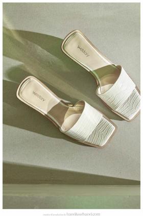 westory2020春季新款圆头时尚高跟鞋凉鞋女W20BJ60531