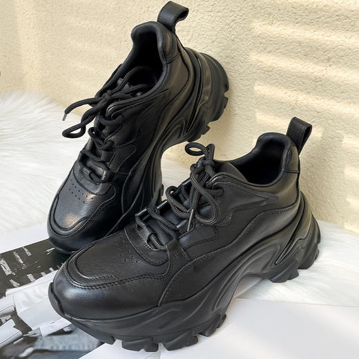 原价399，秒杀199【经典百搭老爹鞋】矮个子福音！显高显腿长！久穿不累脚 ！一姐亲测！做工精细 有质感 黑白两色可选，可甜可咸 商品图12