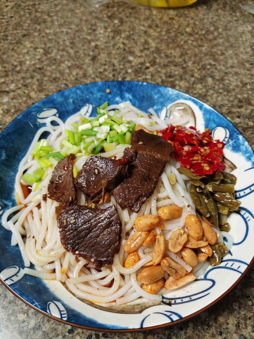 湖南常德牛肉米粉圆粉 大块牛肉  麻辣味  新日期 满88包邮 天气炎热请放冰箱冷藏保存 商品图1