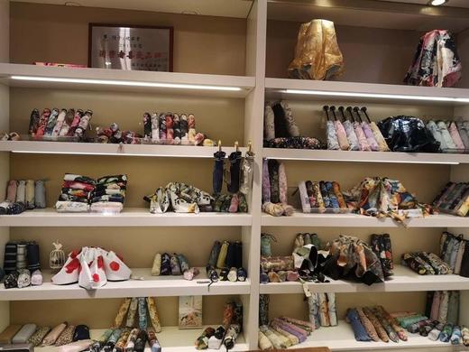 优品堂《梦回江南》二折黑胶刺绣防紫外线伞 商品图4