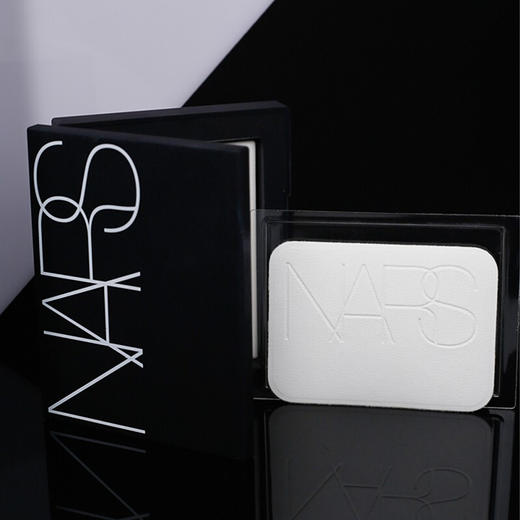 NARS流光美肌轻透蜜粉饼5894# 10g ( 定妆持妆蜜粉 轻薄保湿控油大白饼 ） 商品图4