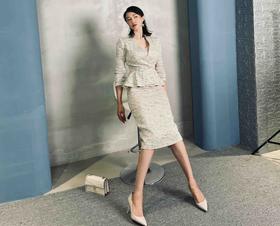 孤品-8303193B 荷叶边小香套裙颈袖添香（）不退可换