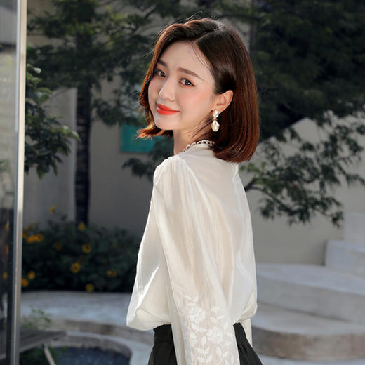 衬衫女薄款早春2022新款设计感小众泡泡袖上衣  YYM571 商品图4