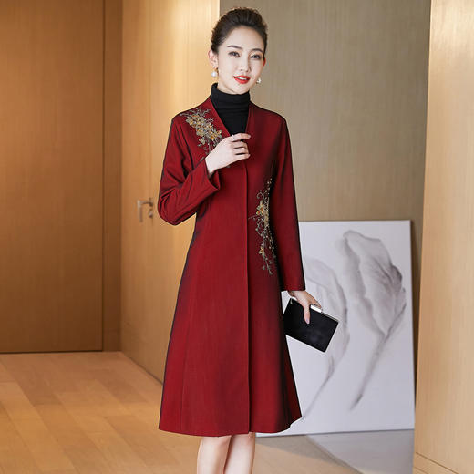 22年春季新款高贵夫人中年婚宴礼服外套大码中长款风衣 LC2218 商品图1