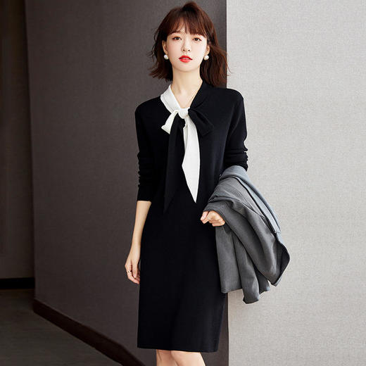 AHM-ore1728 毛衣连衣裙女2022春季新款法式优雅气质百搭撞色系带领针织小黑裙 商品图1