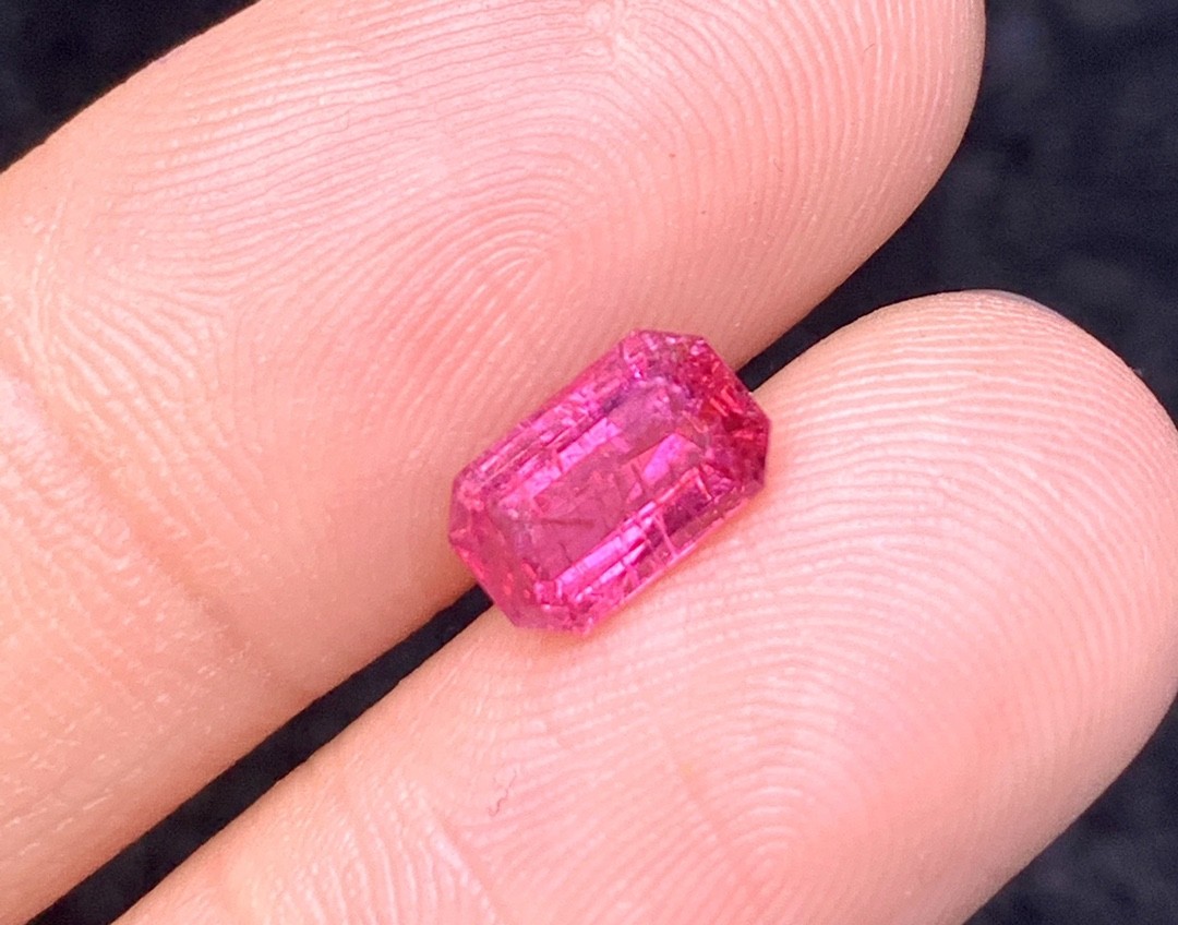 41克拉 天然马亨盖尖晶石