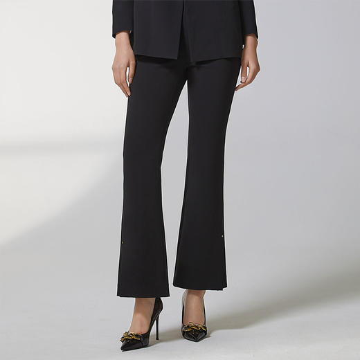 蓝地修身微喇长裤BLWCT030K00 商品图0