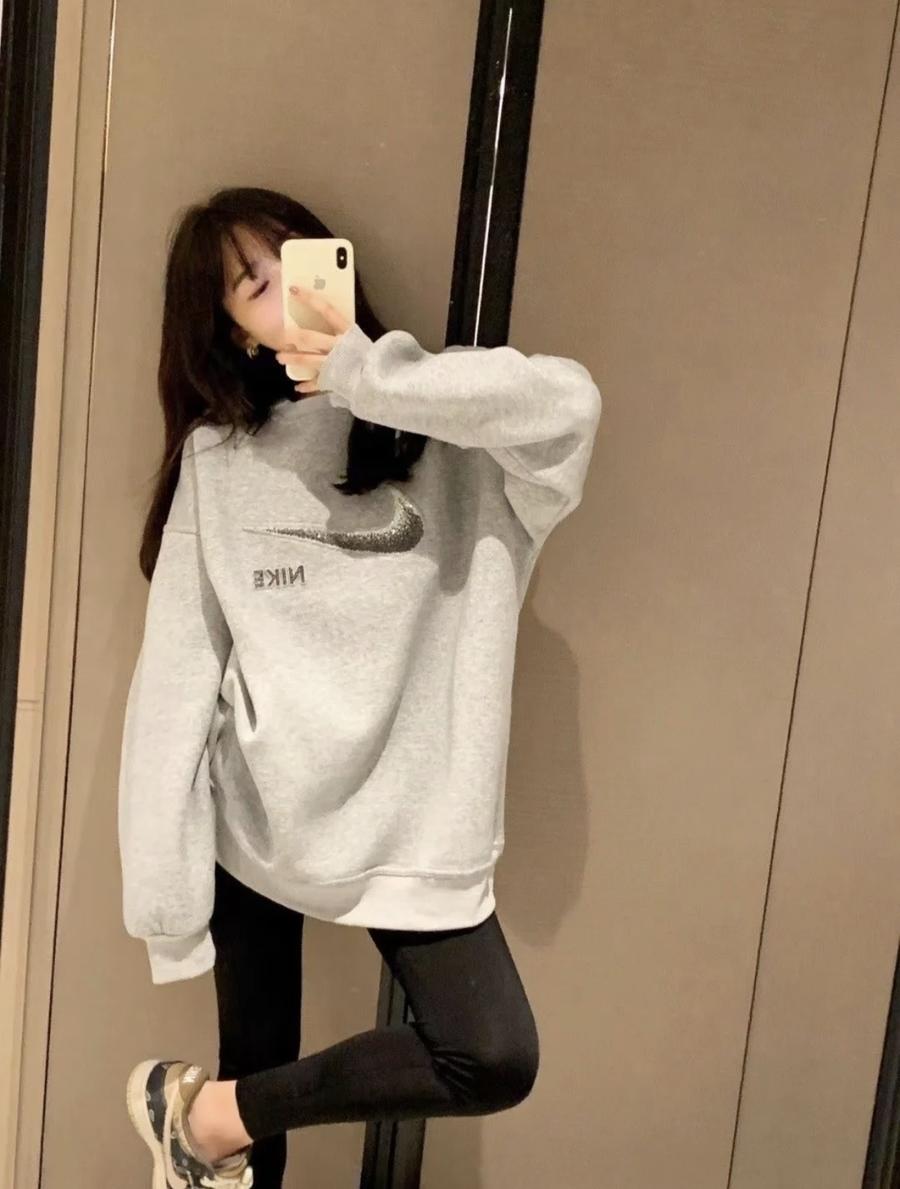 点此购买 nk耐克星空灰男女卫衣 zz 213550