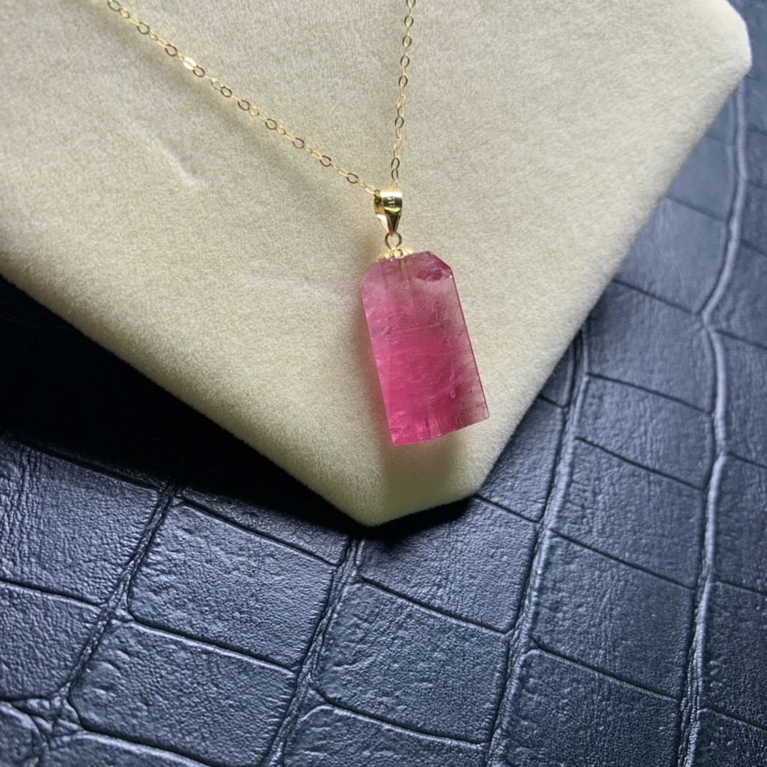 77克 天然红碧玺原石吊坠