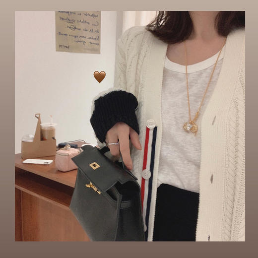 金蘑菇菇【back to school开学季】黑白学院系洋气针织开衫，小条纹款就是有2个洞不是破哦~ 商品图4