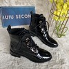 IUIU SECOND 秋冬漆皮时尚水钻绑带马丁靴 商品缩略图2