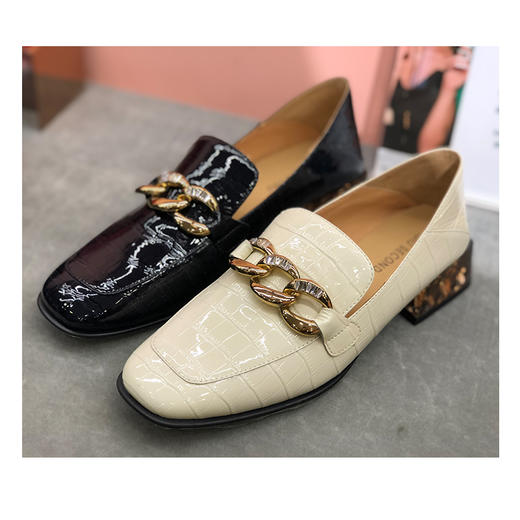 IUIUSECOND2021年牛皮漆革通勤乐福鞋女 商品图0