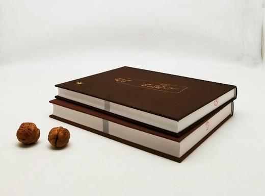 《复旦大学藏甲骨集》，全2册，精装，16开函套，吕静编，上海古籍出版社2019年版，定价1200，售价568元。函套可能有轻度破损，品相9成。 商品图2