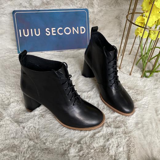 IUIU SECOND 秋冬胎牛皮绑带时装短靴 商品图1