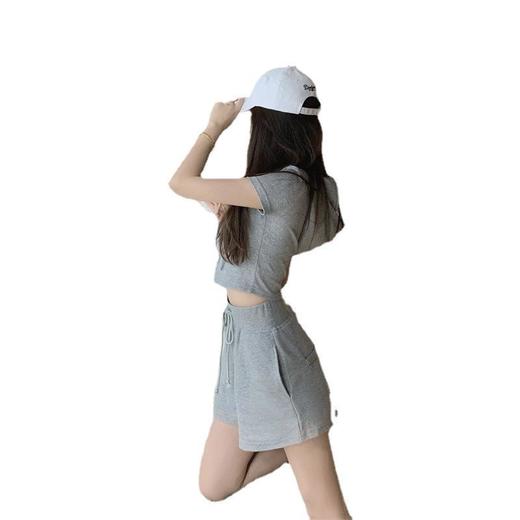 欧洲站2022夏季新款时尚短袖短裤跑步服连帽两件套休闲运动套装女 商品图3