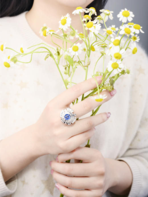 「时光之瞳」矢车菊蓝宝石戒指 3.1克拉蓝宝石 商品图8