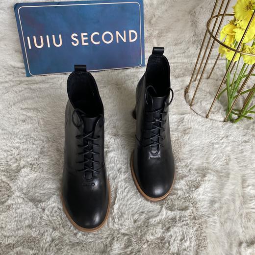 IUIU SECOND 秋冬胎牛皮绑带时装短靴 商品图0