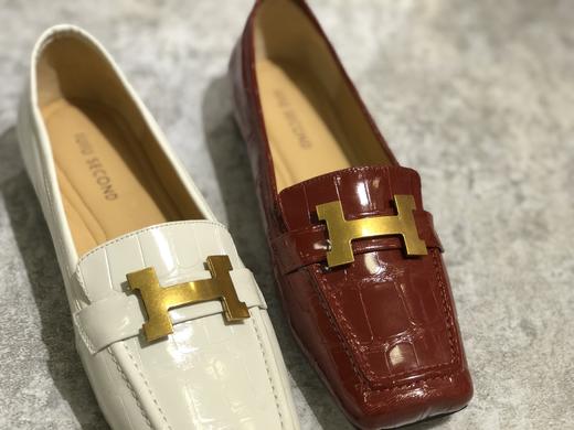 IUIU SECOND 2021秋冬新款方头漆皮复古单鞋马衔扣平底乐福鞋 商品图2