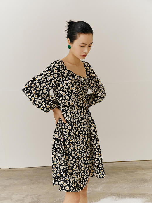 HeyDress斜领碎花连衣裙女抽褶显瘦设计感中长款裙子 商品图2