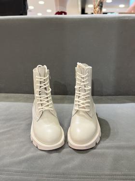 IUIU SECOND 2021冬季新款齿轮底秀气马丁靴